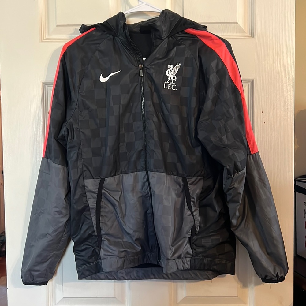 Nike boys XL jacket with roll up hood